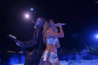 La cantante colombiana Karol G durante su presentación en Coachella.