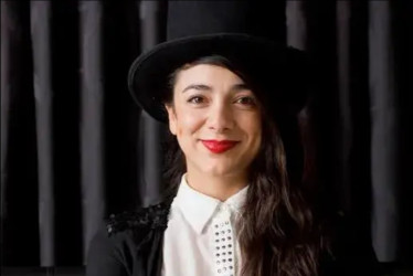 Foto | LA PATRIA El colectivo social MGO entregó el galardón que cada año premia a una mujer del municipio que se haya destacado en los pilares de empoderamiento, visibilización y apertura de espacios para el liderazgo femenino.