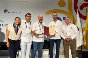 Foto | Alcaldía | LA PATRIA Héctor Mauricio Torres, alcalde de Supía, se mostró orgulloso por el reconocimiento que recibió su municipio en Cartagena durante el Congreso Nacional de Municipios