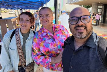 Catalina Arias, María Alfenesis López y Heider Lacera, coordinador nacional de Justapaz, en Manizales.