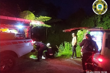 El rescate lo coordinó Bomberos Villamaría esta noche de domingo. Fotos de los bomberos.