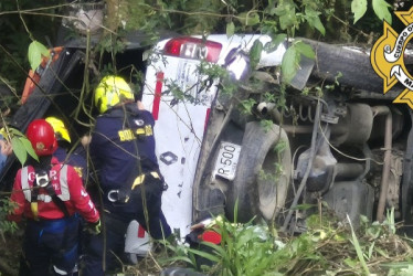 Fotos | Bomberos | LA PATRIA Accidente en vía Manizales-Bogotá 