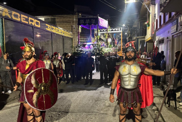 La Guardia Romana acompañando el Santo Sepeulcro en Anserma.