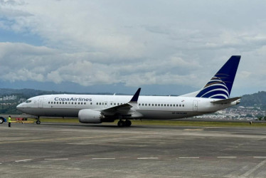 Sobre el mediodía del jueves 9 de abril el avión tocó la pista del Matecaña, el Boeing 737 proveniente de Ciudad de Panamá.