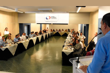 El encuentro busca alinear esfuerzos para impulsar obras e inversiones prioritarias en el departamento.