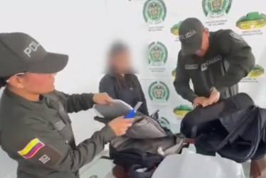 Los 7,8 kilogramos de cocaína los intentaban transportan desde el aeropuerto internacional Palonegro de Bucaramanga hasta Barcelona (España).