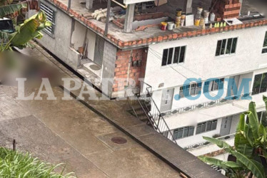 La víctima presentaba lesiones con arma cortopunzante, la encontraron sin signos vitales.