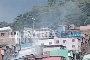 Unidades de Bomberos de dos estaciones atendieron la emergencia.