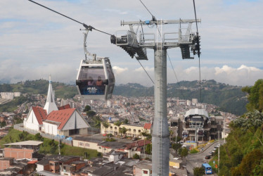 Línea 3 del cable aéreo de Manizales a su paso por Fátima. Este Jueves Santo reanuda su operación luego de estar en obras de mantenimiento.