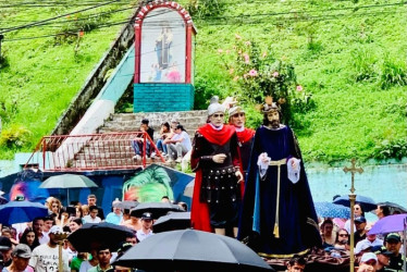 Viacrucis del Viernes Santo en Neira (Caldas).