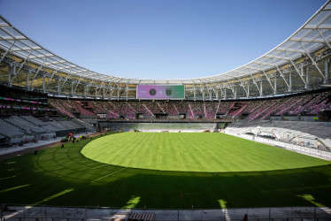 Fotografía cedida por el Inter Miami CF que muestra el interior del Estadio Nu, en Miami (Estados Unidos). El Inter Miami inaugurará este sábado su nuevo estadio permanente, que les equiparará en ingresos en día de partido y comerciales con franquicias de la NFL y la NBA