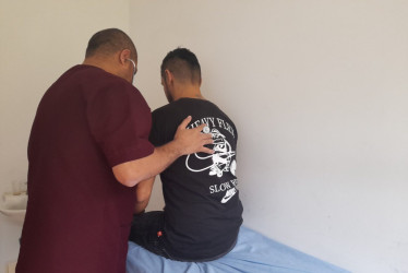 La detección oportuna y el cumplimiento del tratamiento son clave para evitar complicaciones y contagios.