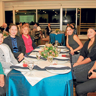 Estela Uribe, Nicolás Suaza, Martha Buitrago, Gloria Mercedes Betancur, Katheryn Hernández, Paula Roa y Santiago Álvarez.