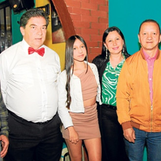 Jhon Jairo Pineda, Eladio Henao, Manuela León, Nancy Duque, Uriel León y Hernando Posada.
