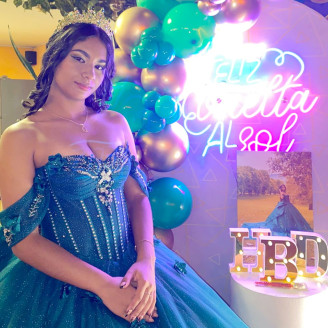 Isabela Mateus celebró sus 15 años con una cena especial.
