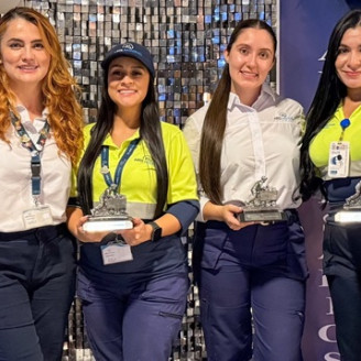 Leidy Gutiérrez, gerente de RR. HH.; Johana Rendón, analista de gerencia; Silvana López, coordinadora de RR. HH., y Natalia Castro, auxiliar de mantenimiento.