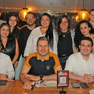 Fotos | Argemiro Idárraga | LA PATRIA Compañeros de trabajo de FLYR en el restaurante La Farfalla.
