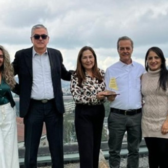 Foto | LA PATRIA Jhon Jairo Alzate, Vanesa Salazar (Confecoop Caldas), Octavio Montes (Cesca), Óscar Hoyos (contador Confecoop), Elizabeth Henao (Banco Cooperativo Coopcentral), Yesid López (Cidecal), Yineth Vásquez (Coopsepucol), Dorancy Gómez (Equidad Seguros), Claudia María Ávila Carrillo (Coocalpro), Paula Liliana Sánchez (Copatria) y Carmenza Franco  (Confecoop Caldas).