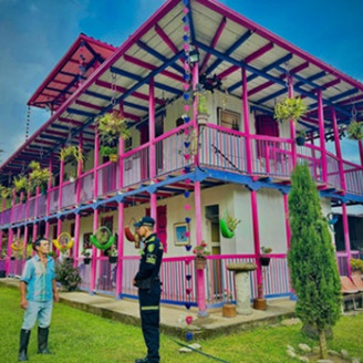 Acompañamiento a turistas Foto | LA PATRIA