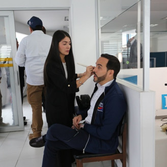 El maquillaje de De la Espriella Foto | Luis Fernando Trejos | LA PATRIA