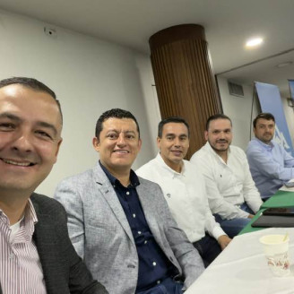 Líderes y amigos Foto | Tomada de Facebook | LA PATRIA