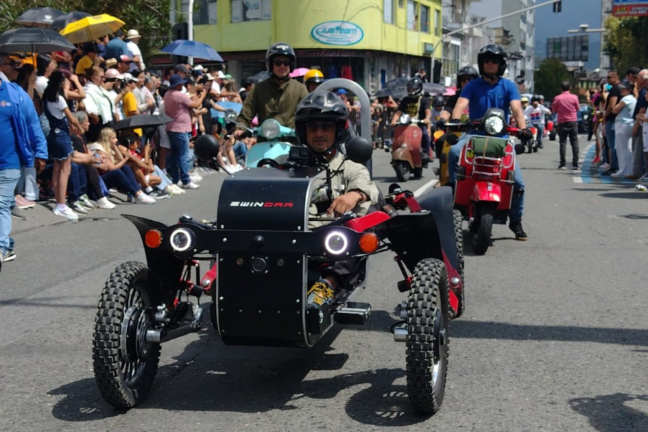 Desfile de Autos Antiguos y Clásicos de la Feria de Manizales Desfile de Autos Antiguos y Clásicos de la Feria de Manizales
