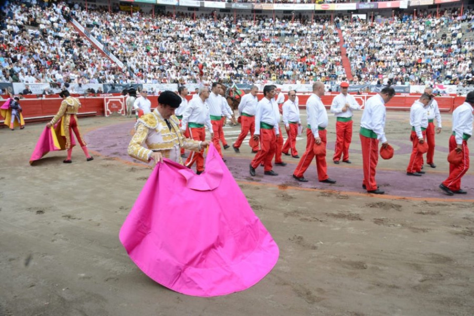Este sábado en la Plaza de Toros de Manizales con la actuación de Enrique Ponce, Juan de Castilla y Sebastián Castella. Este sábado en la Plaza de Toros de Manizales con la actuación de Enrique Ponce, Juan de Castilla y Sebastián Castella.