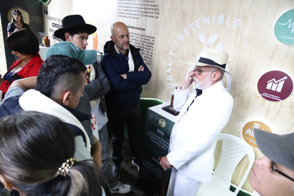 La Industria Licorera de Caldas realiza durante toda la semana y hasta el próximo sábado el Museo del Ron en el Mirador de Niza, sector de Milán, donde se expone la historia de los licores que ha lanzado al mercado. 