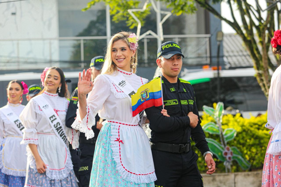 Las candidatas del Reinado Internacional del Café este jueves en Palestina (Caldas).