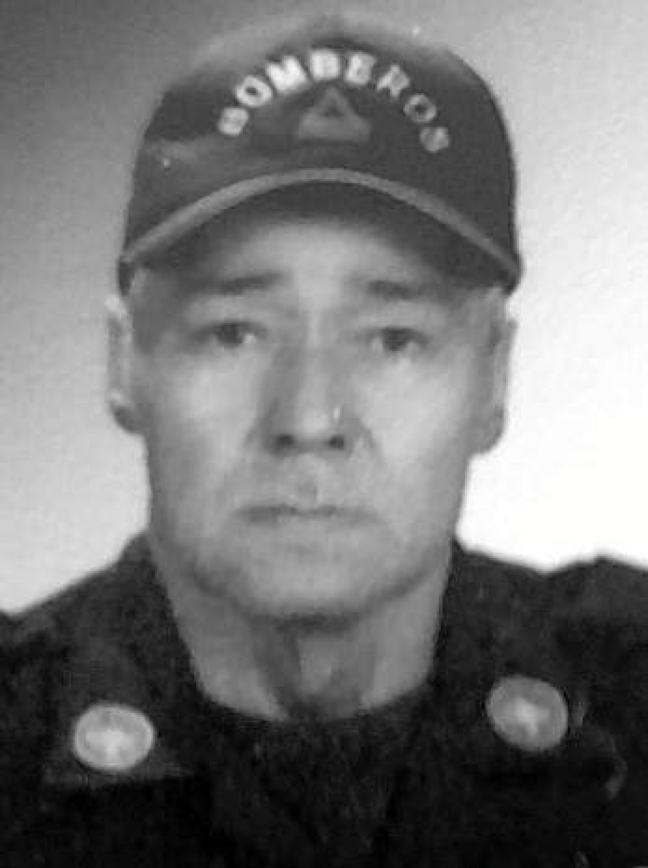 Javier Cardona, bombero retirado del Cuerpo Oficial de Bomberos de Anserma, falleció en Manizales. Estuvo vinculado en este organismo de socorro por 15 años y actualmente disfrutaba de su pensión. El comandante del Cuerpo de Bomberos Carlos Alberto Castrillón lamentó su deceso y envió su voz de condolencia a su familia. Con 14 toques de la sirena, esta institución dio a conocer su muerte como lo dicta el protocolo.