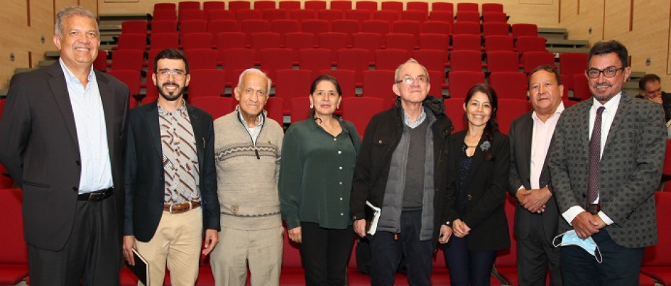 Foto | Argemiro Idárraga | LA PATRIA El Banco de La República, en coordinación con la Universidad de Caldas, realizó la conferencia de investigadores de la Academia de historia a la que asistieron Vladimir Daza, coordinador Colegio Nacional de Historia; Leonardo Henao, Óscar Gaviria Valencia, Margot Andrade, Jorge Orlando Melo, Ivonne Mendoza, gerente del Banco de La República; Wilder Guerra y Rodrigo Santofimio.