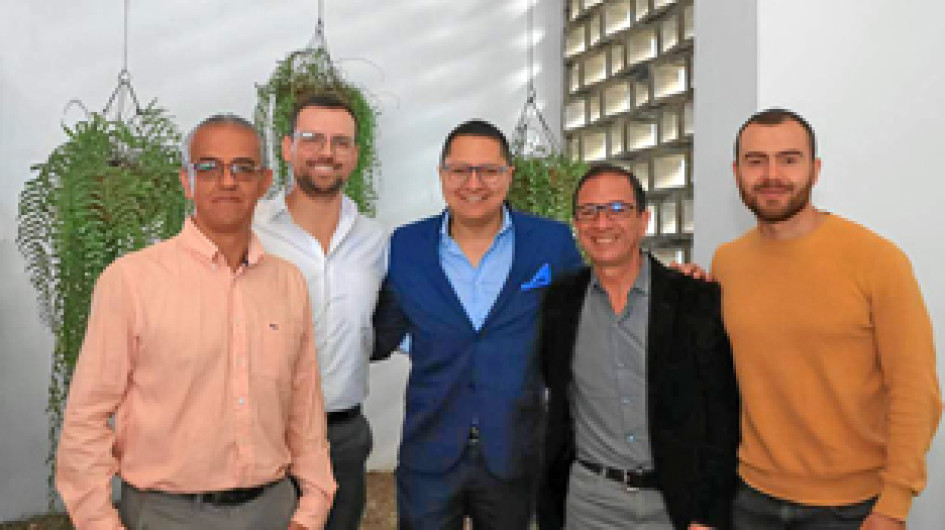 Fotos | Gobernación de Caldas y Argemiro Idárraga | LA PATRIA Acompañan al gobernador Luis Carlos Velázquez los periodistas Álvaro Segura, Rubén Darío Gaona, Juan Harvey Gutiérrez y Yamit Quiceno.