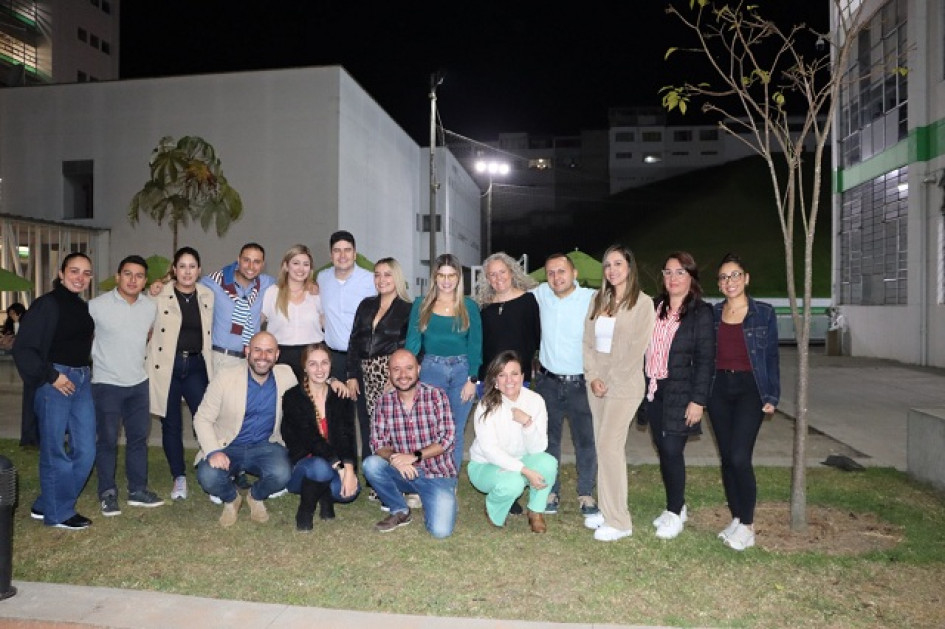 Foto | Archivo Particular | LA PATRIA El colectivo de comunicadores sociales, periodistas y relacionistas públicos de Manizales (Mapa) celebró el Día del Periodista en un encuentro en la U. de Manizales. Asistieron Paula Rodríguez, Juan Pablo Aguirre, Margarita Laverde, Santiago García, Ana María Granada, Óscar Bayona, Mariana Corredor, Ana María Álvarez, Margarita Maya, Juan David Martínez, Juliana Betancur, Julieta Arias, Carolina Manrique, Juan Camilo Aguirre, Laura González, Jhon Jairo Martínez y Adrian