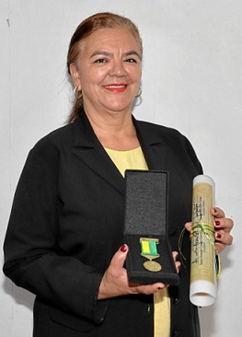 La Asamblea Departamental de Caldas otorgó a la salamineña María Alfenesis López la medalla Honor al Mérito, que se concede a las personas e instituciones más ilustres y ejemplares del departamento y la nación en reconocimiento a su altruismo, obra, trayectoria y labor destacada. Ella coordina la Red de Mujeres Emprendedoras de este municipio desde hace tres años e impacta positivamente la vida de las mujeres cabeza de familia, emprendedoras y afectadas por el Conflicto Armado. Hace 16 años es pastora de la