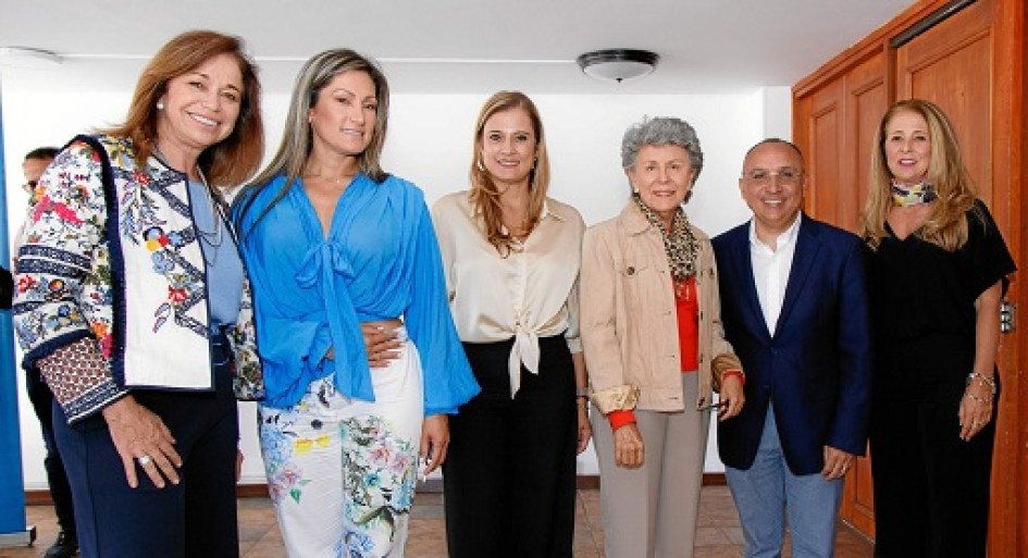 Clara Luz Giraldo Jaramillo gerente constructora Camu, Sonia Suárez, Paula Andrea Castrillón gerente Regional Quindío grupo Sura, Blanca Luz Patiño gerente Bluz consultores, Carlos Alberto Mazeneth Dávila y Viviana Álvarez gerente de ladrillera la campana.
