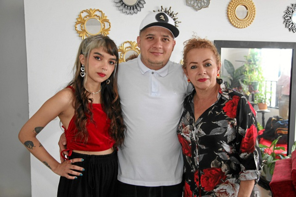 Foto | Argemiro Idárraga | LA PATRIA María Victoria Gutiérrez Hincapié, Julián Gutiérrez Hincapié y Luz Fenora Hincapié Bedoya, quien celebró en familia su cumpleaños.