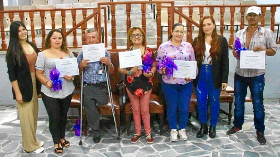 Foto | Henry Alberto Giraldo | LA PATRIA Desde la Dirección Local de Salud realizaron un reconocimiento a los integrantes de la veeduría en salud, quienes se han consolidado como un grupo de líderes comunitarios que por medio de su gestión han aportado en la garantía del derecho a la salud de los residentes de Manzanares.