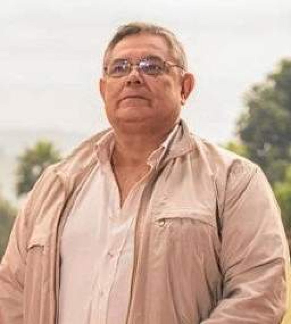 Foto | Lector | LA PATRIA “Tío querido, aunque ya no estás, tu recuerdo vive en nosotros con tu amor y tu bondad eres nuestro ángel más feliz Gracias por tu gran ejemplo y por tu sabiduría, te deseamos paz en tu tumba y mucha luz”: Alejandro y Jorge Hernán Díaz Galeano La familia Galeano Segura invita hoy martes a la misa de novenario a las 4:00 p.m. en la Parroquia San Antonio.