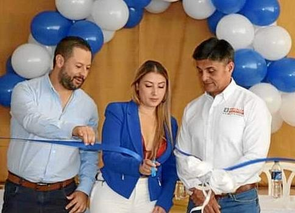 Foto| Alcaldía Pácora |LA PATRIA Se instaló el Punto de Atención de la Fiscalía General de la Nación en Pácora. El alcalde, Andrés Duque Osorio, firmó un convenio interinstitucional con Armando Castrillón Grajales, director Seccional del ente acusador. Los acompaña María Camila Muñoz Bedoya, secretaria General y de Gobierno de Pácora. El punto funcionará en la sede de la Secretaría General y de Gobierno y servirá para radicar denuncias.