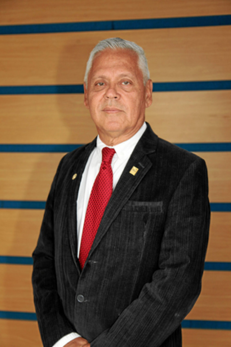 Alonso Valencia Llano, nuevo miembro de la Academia Caldense de Historia.