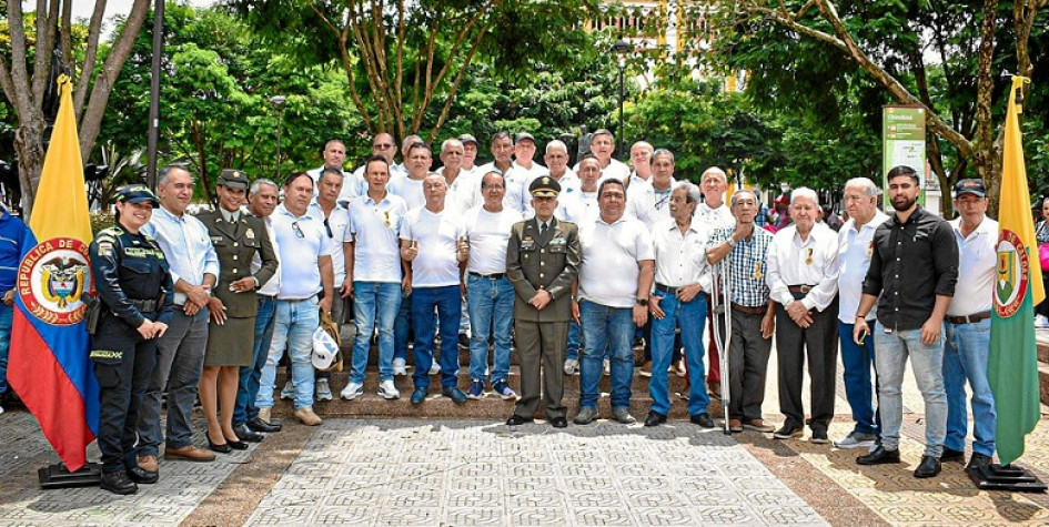 Foto | Cortesía | LA PATRIA Grupo de veteranos homenajeados.