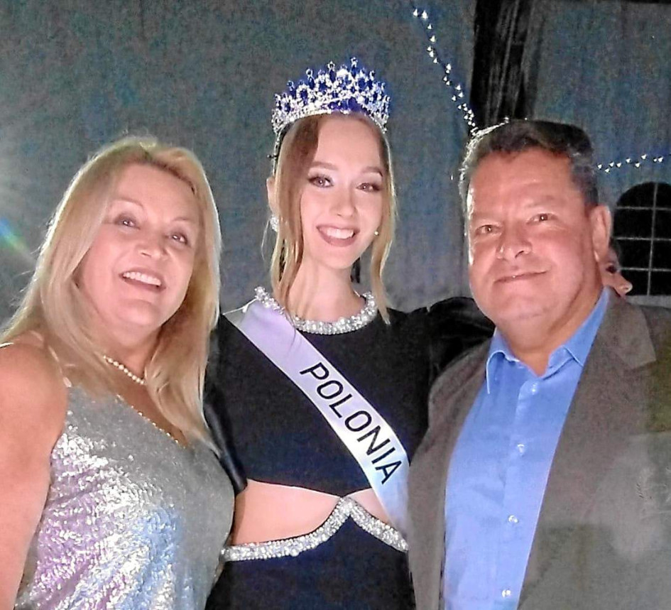 Con la reina ganadora