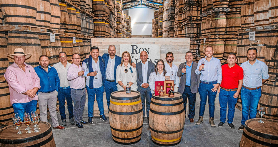 Fotos | Cortesía Asamblea departamental de Caldas | LA PATRIA Carlos Alberto Arango, John Freddy Arenas, Óscar Alonso Vargas, Jahír de Jesús Álvarez, Jorge Carmona, Diego Angelilis Quiceno, gerente de la ILC; María Isabel Gaviria, Luis Alberto Giraldo, Viviana Zuluaga, Hernán Alberto Bedoya, Luis Roberto Rivas Montoya, David Islem Ramírez, Rubén Darío Giraldo y Luis Fernando Patiño, secretario general de la Asamblea.