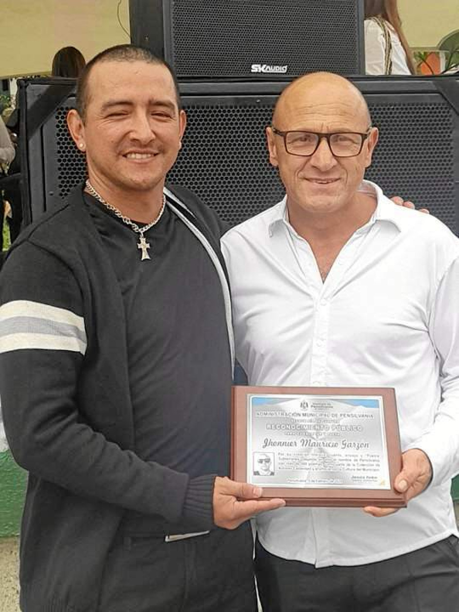 Reconocimiento a escritor pensilvanense