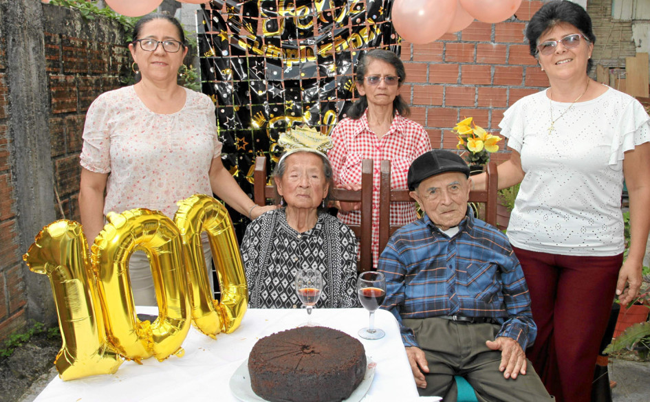 Foto | Argemiro Idárraga | LA PATRIA Patricia Londoño Valencia, Libia Sánchez Londoño, Nora Londoño Valencia, María Elba Londoño Agudelo y Francisco Antonio Londoño Agudelo.
