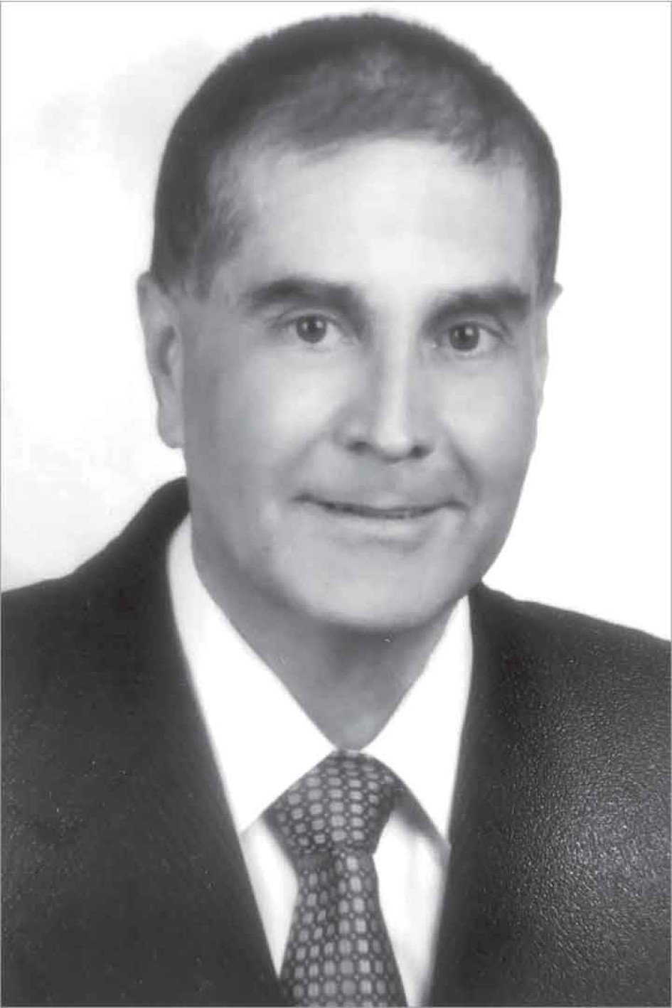 A Fabio Robledo Valencia lo recordamos a un año de su partida a la casa del padre, allá está en compañía de sus padres Fabio y Gilma, que le enseñaron las virtudes que lo acompañaron toda su vida, Siempre recordaremos a Fabito. Misas de aniversario:  Parroquia de Jesús Nazareno (Parque Liborio) •    Domingo 24 de marzo de 2024, 5 p.m.