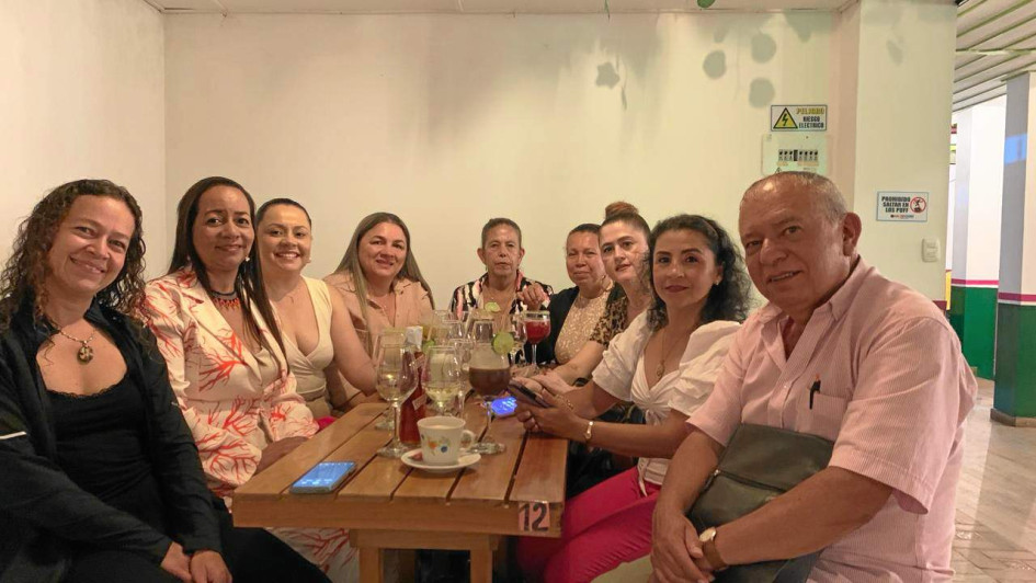 Foto | Albeiro Rudas | LA PATRIA Excompañeros de trabajo de Luz Yaneth Ramírez Acevedo, quien se desempeñó como gerente del Hospital San Vicente de Paúl, en Anserma (Caldas), realizaron una comida de despedida como agradecimiento por su trabajo en el centro asistencial del municipio.