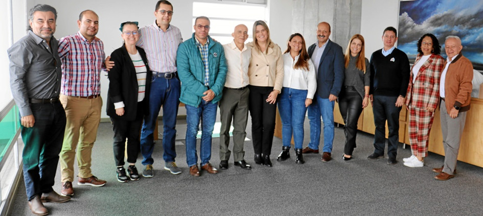 Foto | Universidad de Manizales | LA PATRIA El rector de la Universidad de Manizales, Duván Emilio Ramírez Ospina, se reunió con Fabio Gómez Mejía, alcalde de Aguadas, la secretaria de Educación y rectores de las instituciones educativas del municipio. Lo anterior con el fin de establecer estrategias de acceso a la educación de la comunidad del norte del departamento de Caldas. En este espacio el rector estuvo acompañado de directivos de la institución de educación superior.