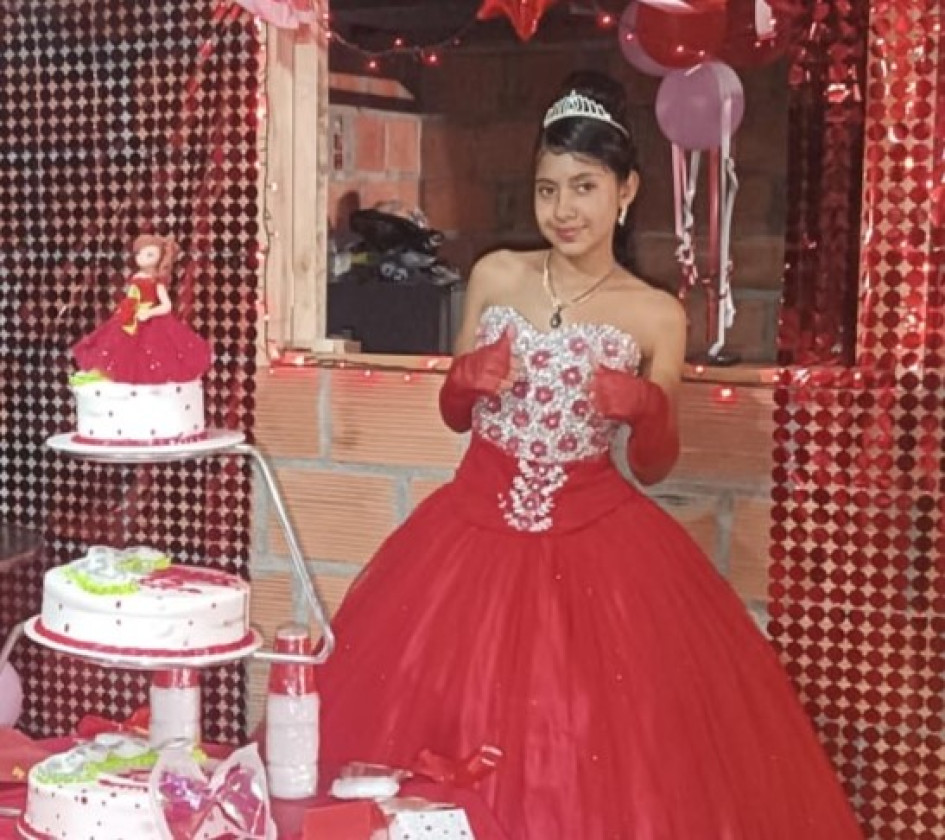 Foto | Henry Giraldo | LA PATRIA Karen García León, natural de Manzanares (Caldas), festejó sus 15 años junto a sus familiares y amigos.