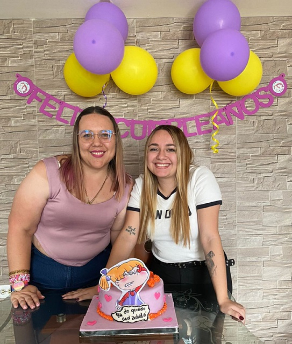 De ancestros samaneños, las primas Jennifer Lorena Mejía Duque (médica) y Ana María Zuluaga Duque (psicóloga), celebraron un año más de vida en compañía de la familia.